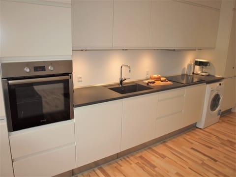 Apartment, 1 Bedroom, Patio (3 People - Linen Excluded) | Private kitchen | Fridge, microwave, oven, stovetop