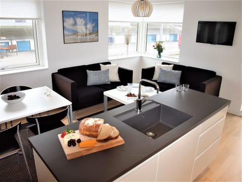 Apartment - 3 bedrooms - terrace (6 people) | Living area | Flat-screen TV