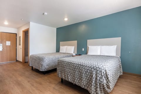 Standard Studio, 2 Double Beds, Kitchen | Desk, iron/ironing board, free WiFi, bed sheets