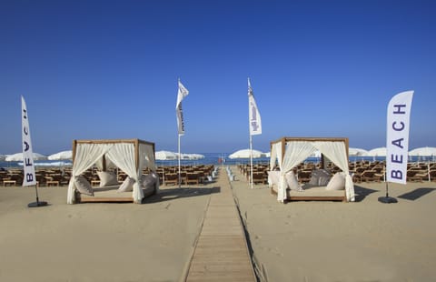 Private beach nearby, beach bar