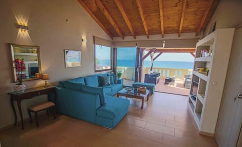 Junior Suite | Living area | Flat-screen TV