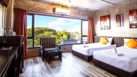 Deluxe Room | Blackout drapes, free WiFi, bed sheets