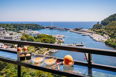 [FREE UP]City view to private balcony ocean view, In-Room Minibar And Snack Bar (Free Daily) | View from room