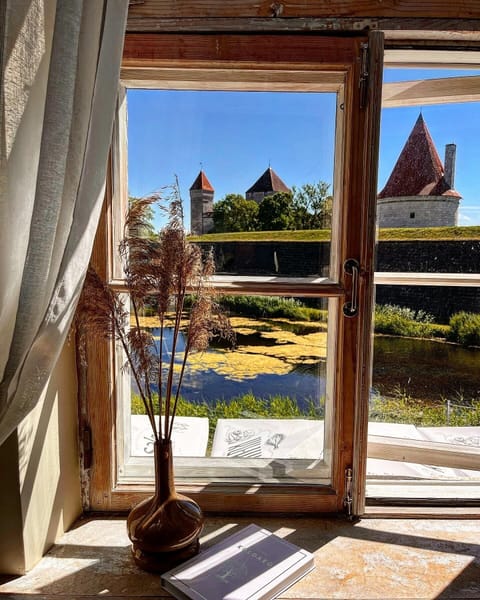 Deluxe Double or Twin Room (With Castle View) | Lake view