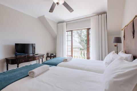 Standard Room | Individually decorated, individually furnished, blackout drapes