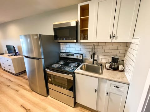 Lake View Studio | Private kitchen | Microwave, coffee/tea maker