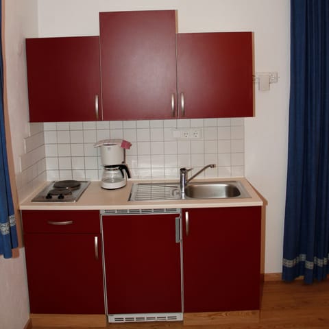 Family Loft, 2 Bedrooms, Balcony, Mountain View | Private kitchenette | Highchair