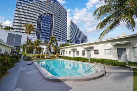 Outdoor pool, open 8:00 AM to 7:00 PM, sun loungers