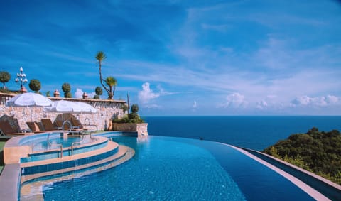 Outdoor pool, sun loungers