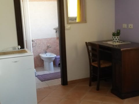 Double or Twin Room | Bathroom | Shower, free toiletries, hair dryer, bidet