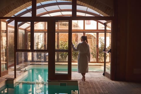 Couples treatment rooms, sauna, hot tub, Turkish bath, body treatments