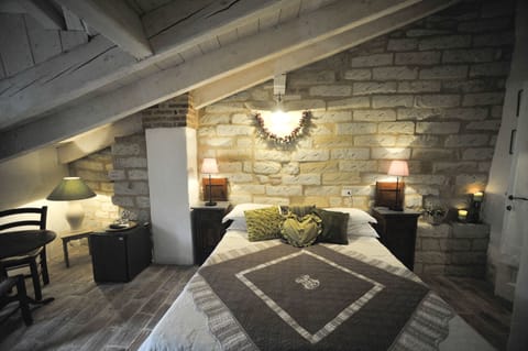 Comfort Room | Free WiFi, bed sheets