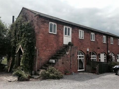 Family Cottage, Private Bathroom, Garden View (No 8 The Granary ) | Exterior