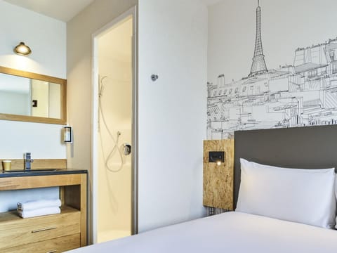 Double Room, 1 Double Bed | Desk, soundproofing, free WiFi, bed sheets