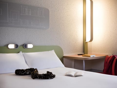 Double Room | Premium bedding, desk, blackout drapes, iron/ironing board