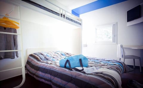 Room, Shared Bathroom (Duo) | Desk, blackout drapes, free WiFi