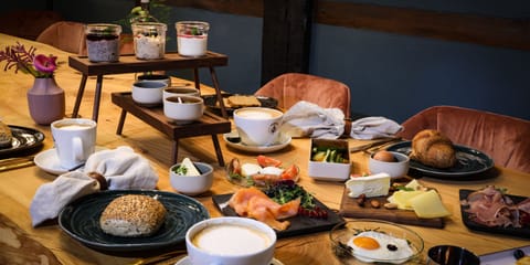 Daily buffet breakfast for a fee