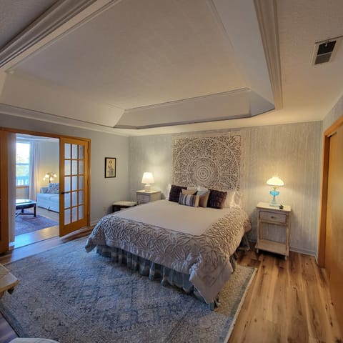 The Bakery Suite | Free WiFi, bed sheets