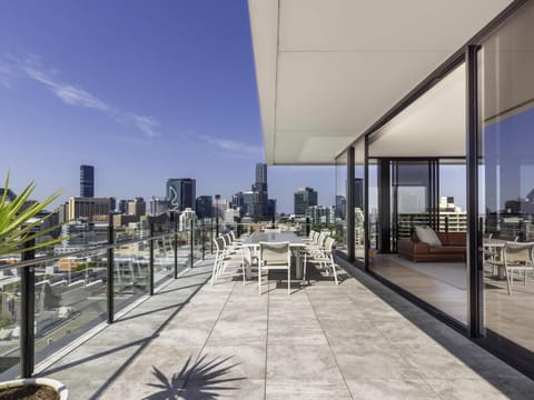 Penthouse, Multiple Beds | Egyptian cotton sheets, premium bedding, pillowtop beds, minibar