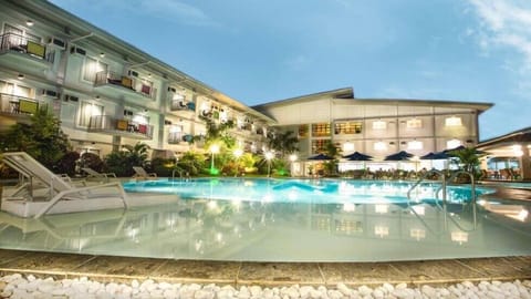 Outdoor pool, sun loungers