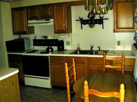 Fridge, microwave, coffee/tea maker