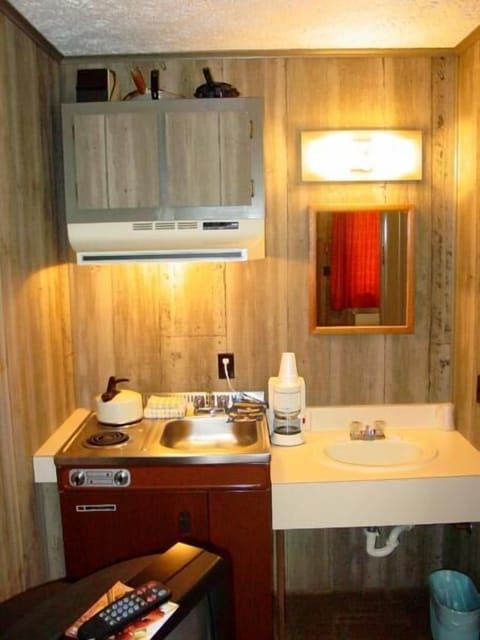 Fridge, microwave, coffee/tea maker