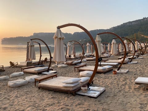 Private beach nearby, free beach shuttle, sun loungers, beach umbrellas