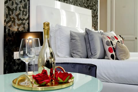 Premium bedding, minibar, in-room safe, desk