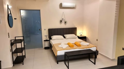 Luxury Villa, 5 Bedrooms, Beachside | 5 bedrooms, premium bedding, in-room safe, soundproofing