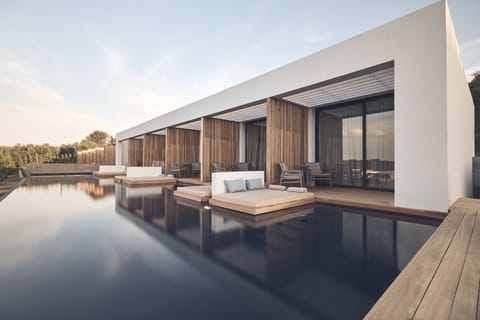 Junior Suite (Swim up with Sun Deck) | Terrace/patio