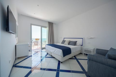 Superior Room, Balcony | Frette Italian sheets, premium bedding, down comforters, minibar