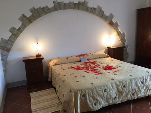 Grand Apartment, 2 Bedrooms | Cribs/infant beds, free WiFi, bed sheets