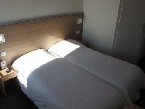 Superior Twin Room, 2 Twin Beds, Garden View | Premium bedding, desk, soundproofing, free WiFi