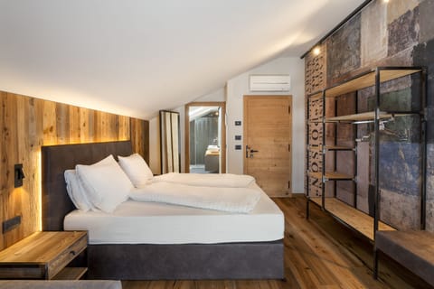 In-room safe, free WiFi