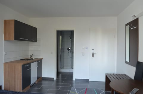 Deluxe Twin Room, 2 Twin Beds | In-room safe, individually furnished, desk, soundproofing