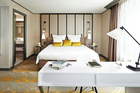 Junior Suite, 1 King Bed with Sofa bed | Egyptian cotton sheets, premium bedding, down comforters, pillowtop beds