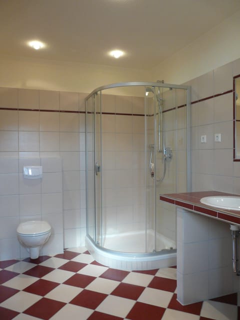 Superior Double Room, Balcony | Bathroom | Shower