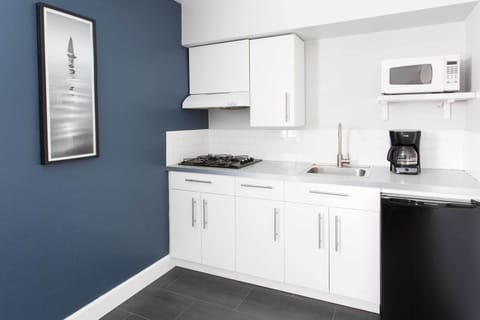 Double Queen With Kitchen | Private kitchen | Mini-fridge