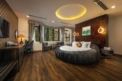 Junior Suite | Living area | LCD TV
