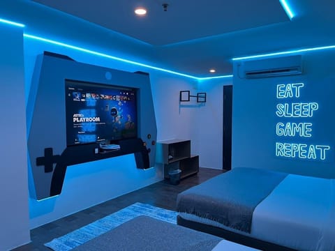 Family Game Room with PS5 | Desk, blackout drapes, free WiFi, bed sheets