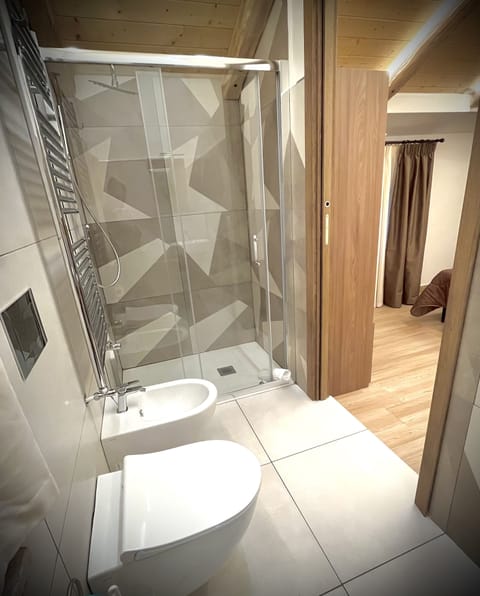 Classic Triple Room, Mountain View, Tower | Bathroom | Shower, free toiletries, hair dryer, bidet