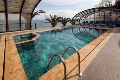 Outdoor pool, open 7:00 AM to 7:00 PM, free cabanas, sun loungers