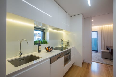 Premium Apartment, 1 Bedroom | Private kitchen | Fridge, microwave, oven, stovetop