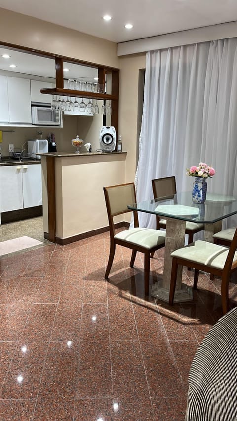 Deluxe Apartment (304) | Dining room