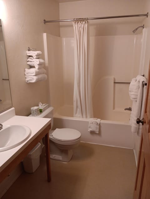 Standard Room, 2 Double Beds, 2nd Floor | Bathroom | Combined shower/tub, hair dryer, towels