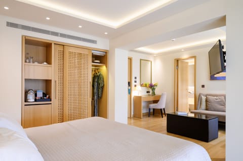 Deluxe Double Room, Partial Sea View | Interior