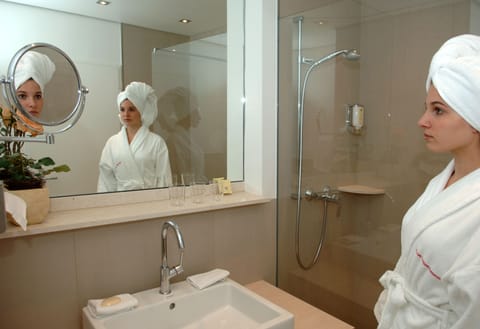 Free toiletries, hair dryer, bathrobes, towels