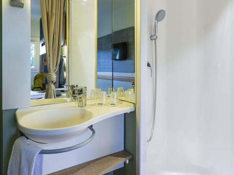 Desk, iron/ironing board, free cribs/infant beds, free WiFi