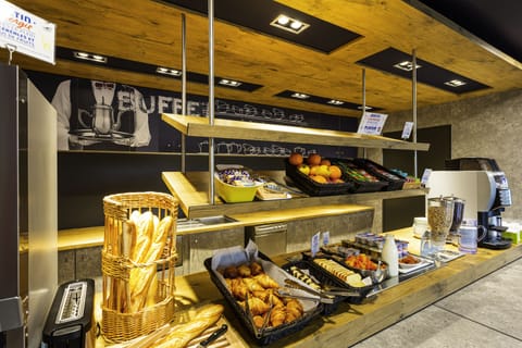 Daily buffet breakfast for a fee