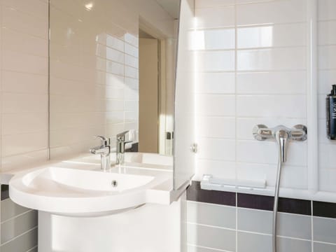 Desk, soundproofing, iron/ironing board, free cribs/infant beds